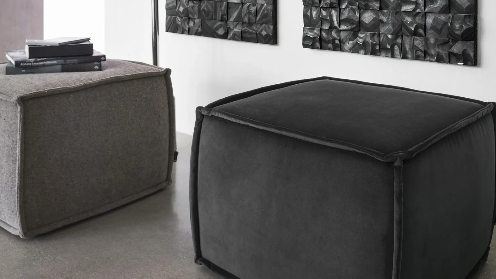 Pouf dalla forma quadrata in tessuto Soap di Calligaris