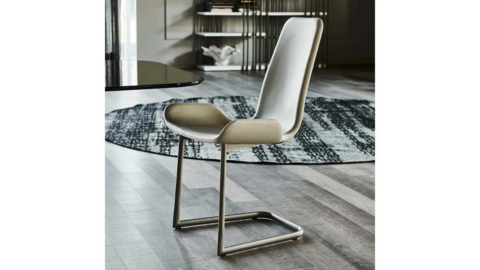 Sedia in pelle con struttura in acciaio Flamingo Cantilever di Cattelan Italia