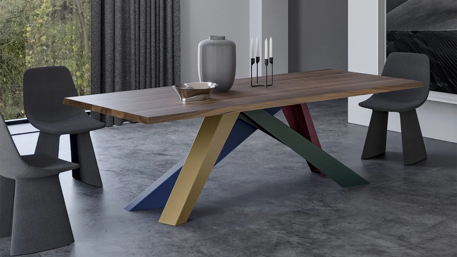 Tavolo Big Table con piano in legno e gambe in acciaio tagliato al laser in diverse misure e forme geometriche, sagomate e verniciate opache, in numerose combinazioni di colori, di Bonaldo