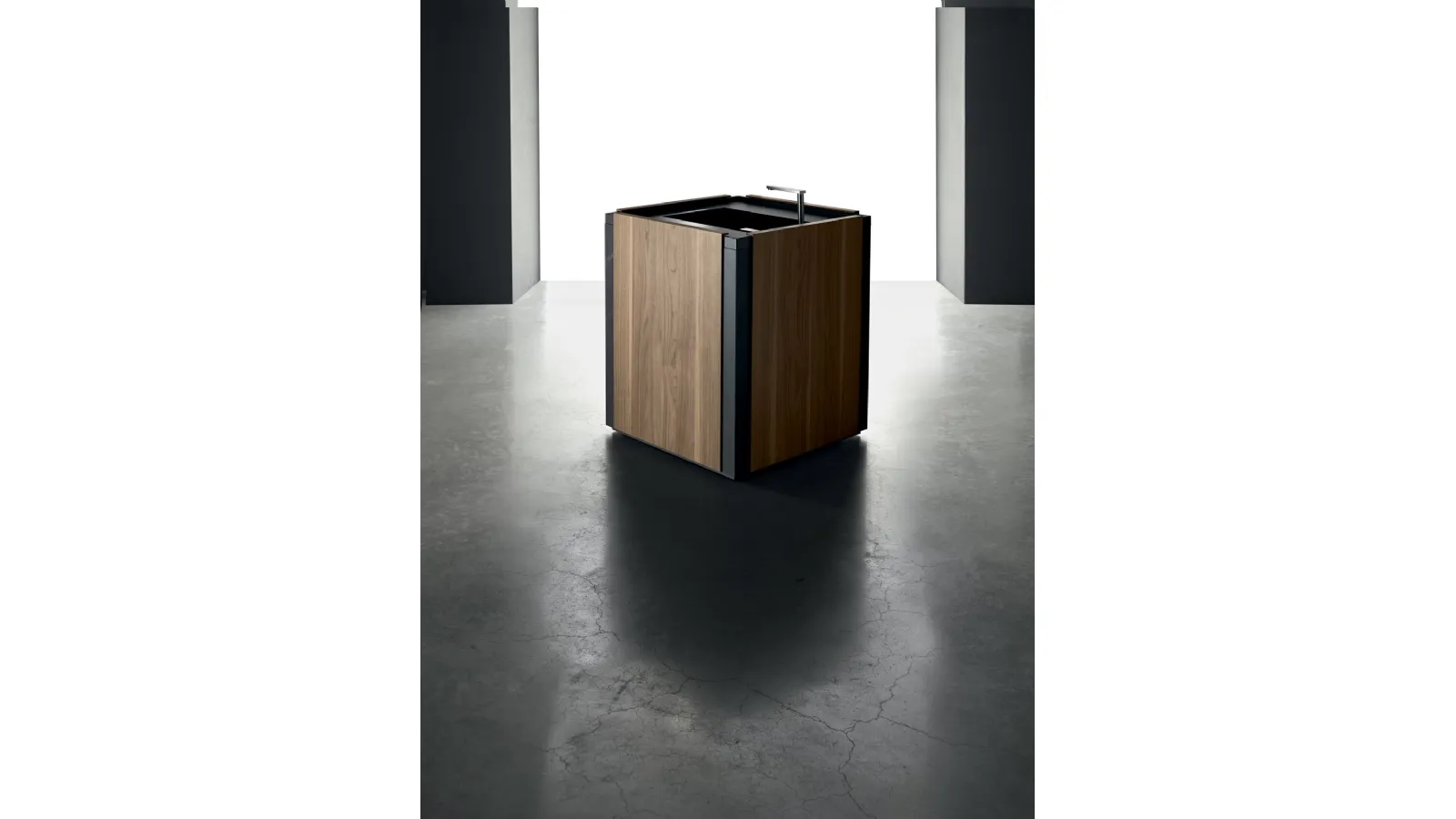 Cucina Design blocco funzione lavaggio in legno Noce Canaletto Ono Water di Binova